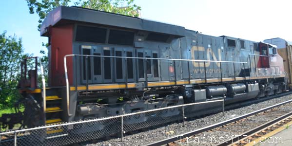 Locomotive CN2299 right side / coté droit